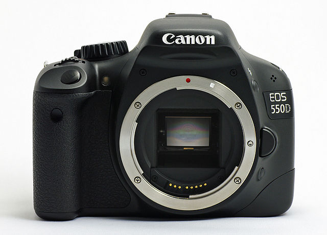 640px-canoneos550d